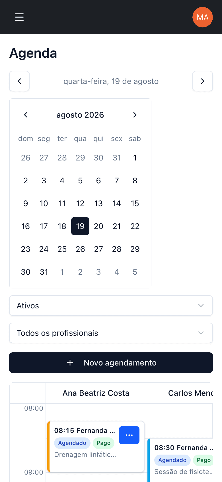 Agenda aberta no celular, mostrando os atendimentos do dia